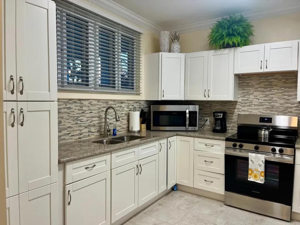 LeVille Town Home — 9