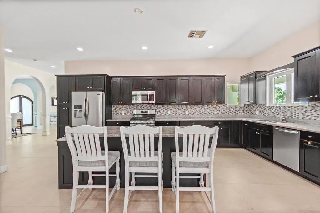 Love Beach Estate — 10