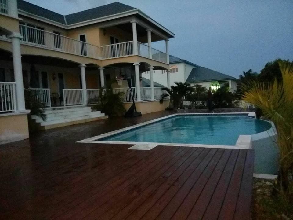 Repair and maintenance work in Nassau